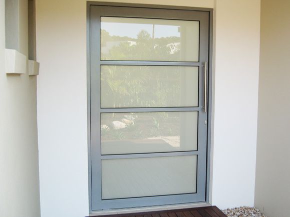 Puertas de aluminio con cristal para exterior, ¿por qué elegirlas?